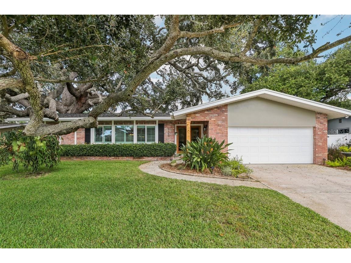2353 Demaret Drive Dunedin FL 34698 TB8436831 image1