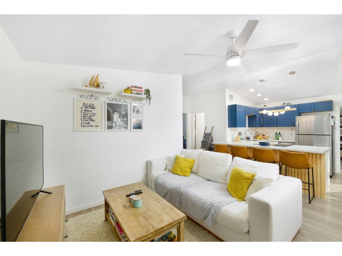 2356 Kingston Street S Saint Petersburg FL 33711 A4666530 image2