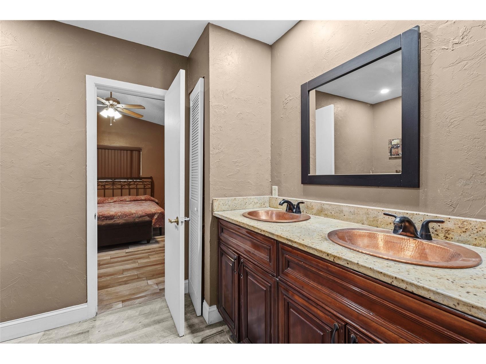 2356 Teal Avenue Sarasota FL 34232 A4684716 image29