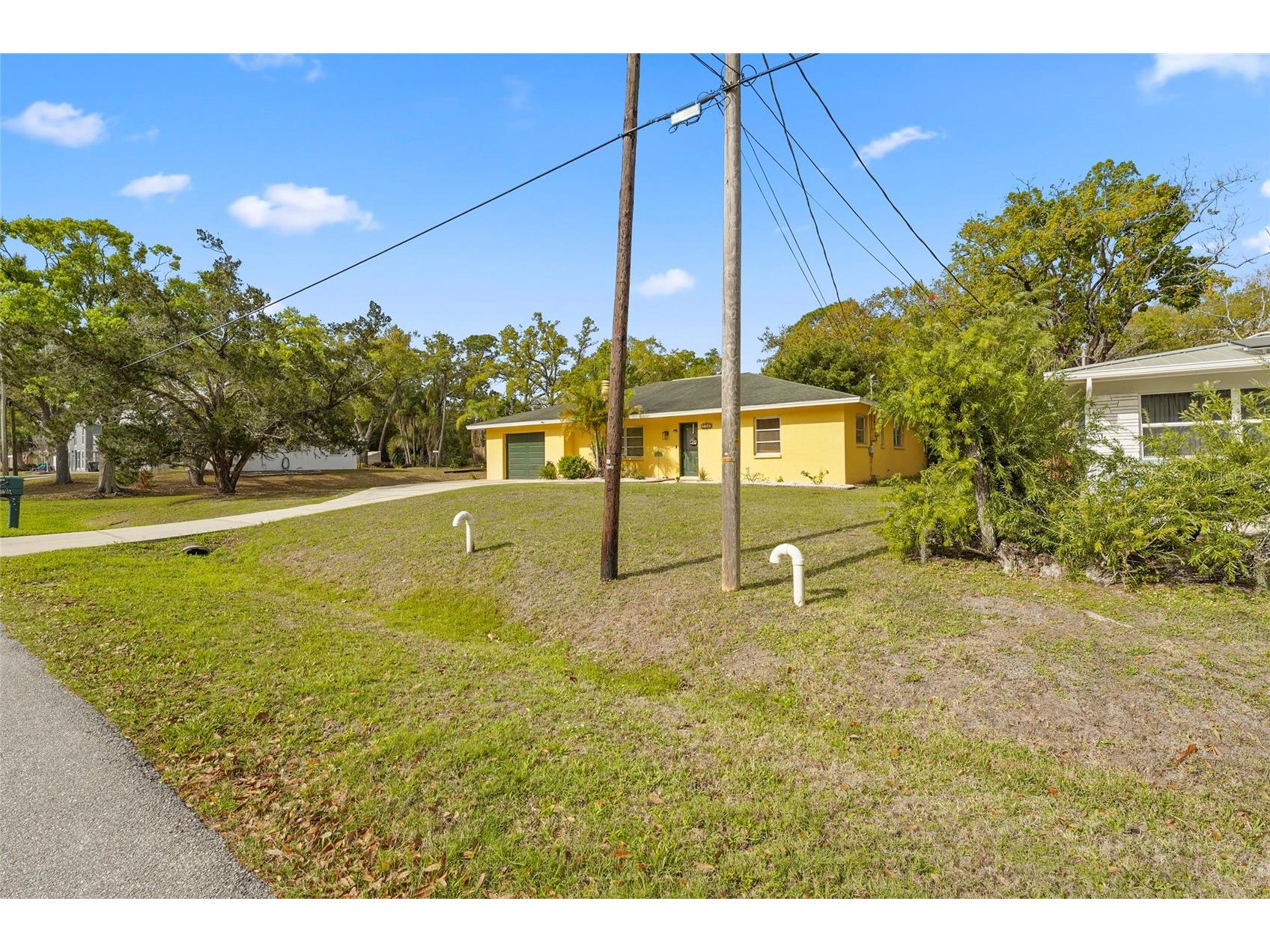 2356 Teal Avenue Sarasota FL 34232 A4684716 image3