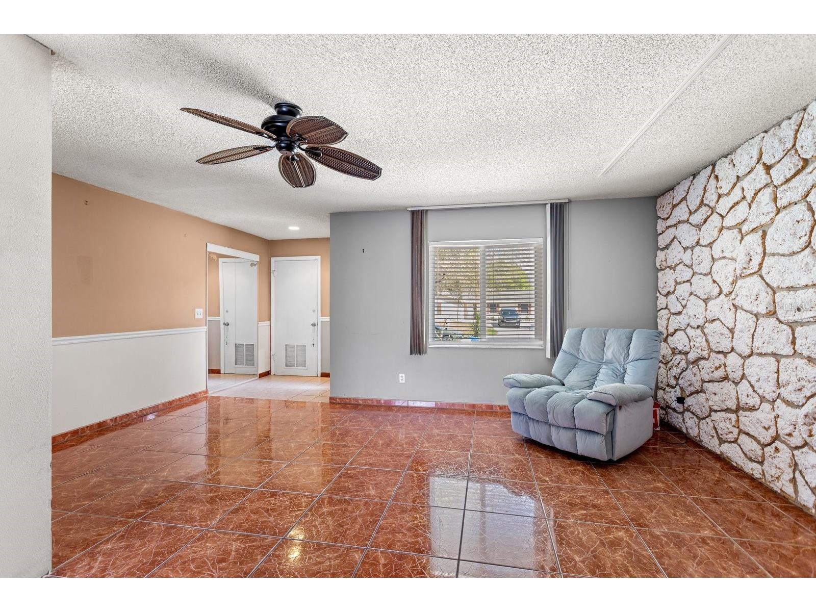 2356 Valley Avenue Kissimmee FL 34744 O6390430 image2