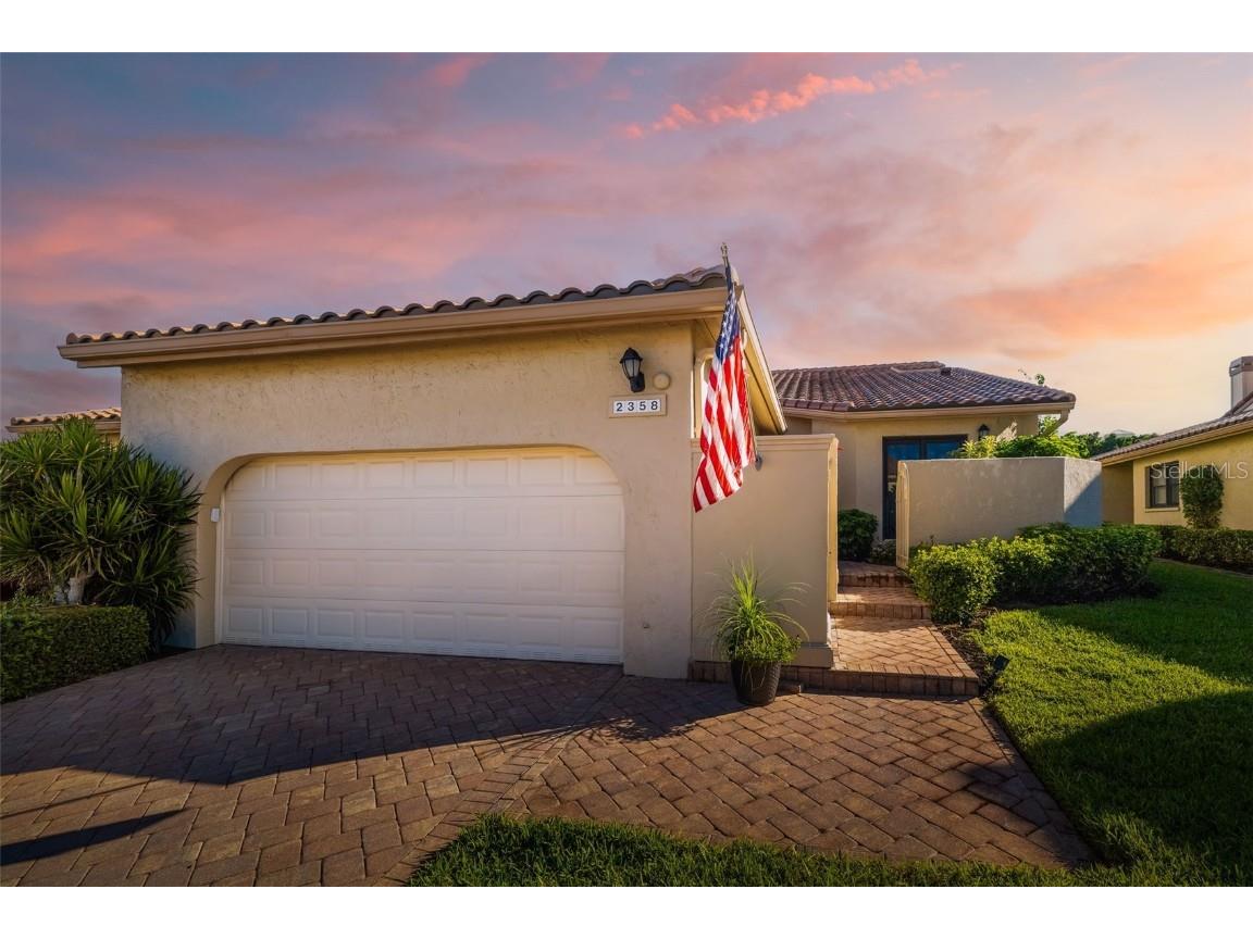 2358 Harbour Oaks Drive Longboat Key FL 34228 - HARBOUR OAKS LAGOON A4665942 image1