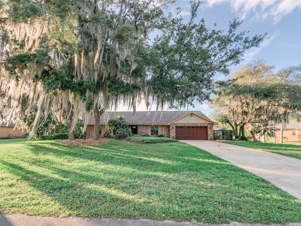 2358 Salem Dr Deltona FL 32738 - Hidden Lake V4935950 image1