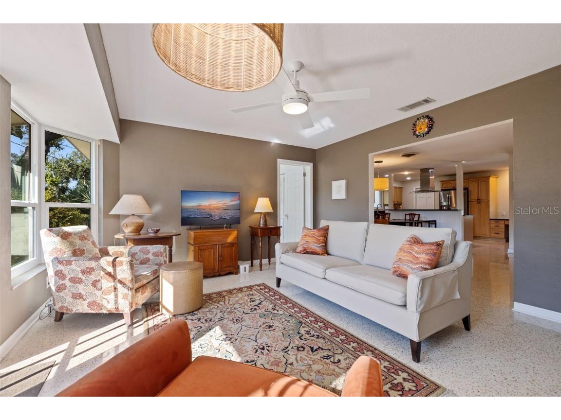 236 58th Avenue S Saint Petersburg FL 33705 TB8450304 image13