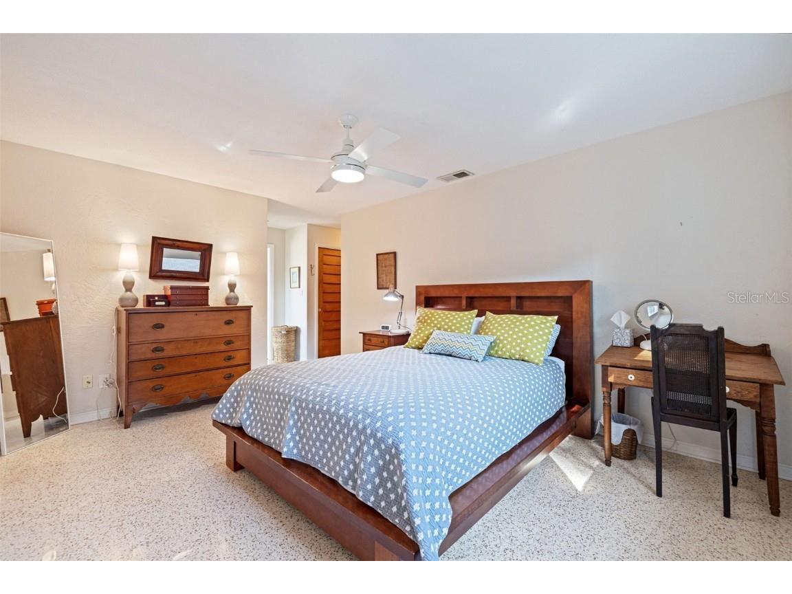 236 58th Avenue S Saint Petersburg FL 33705 TB8450304 image16