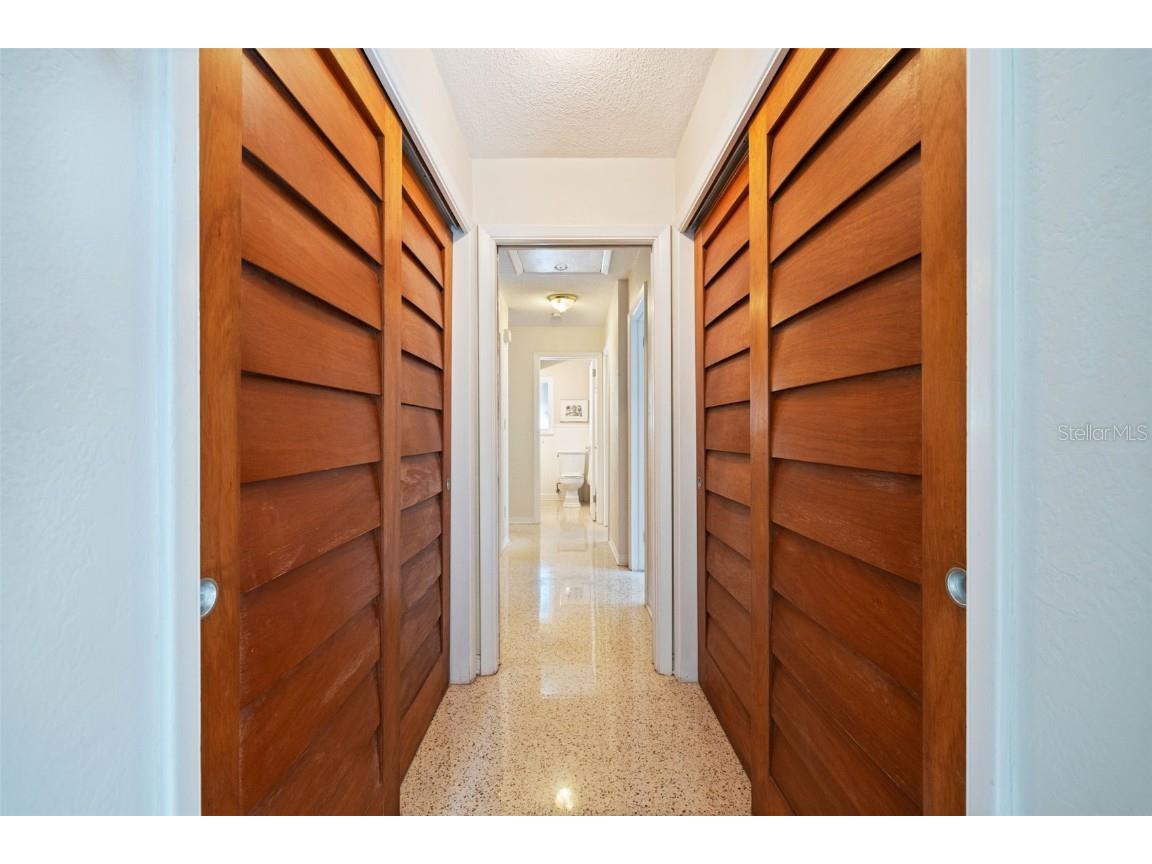 236 58th Avenue S Saint Petersburg FL 33705 TB8450304 image18