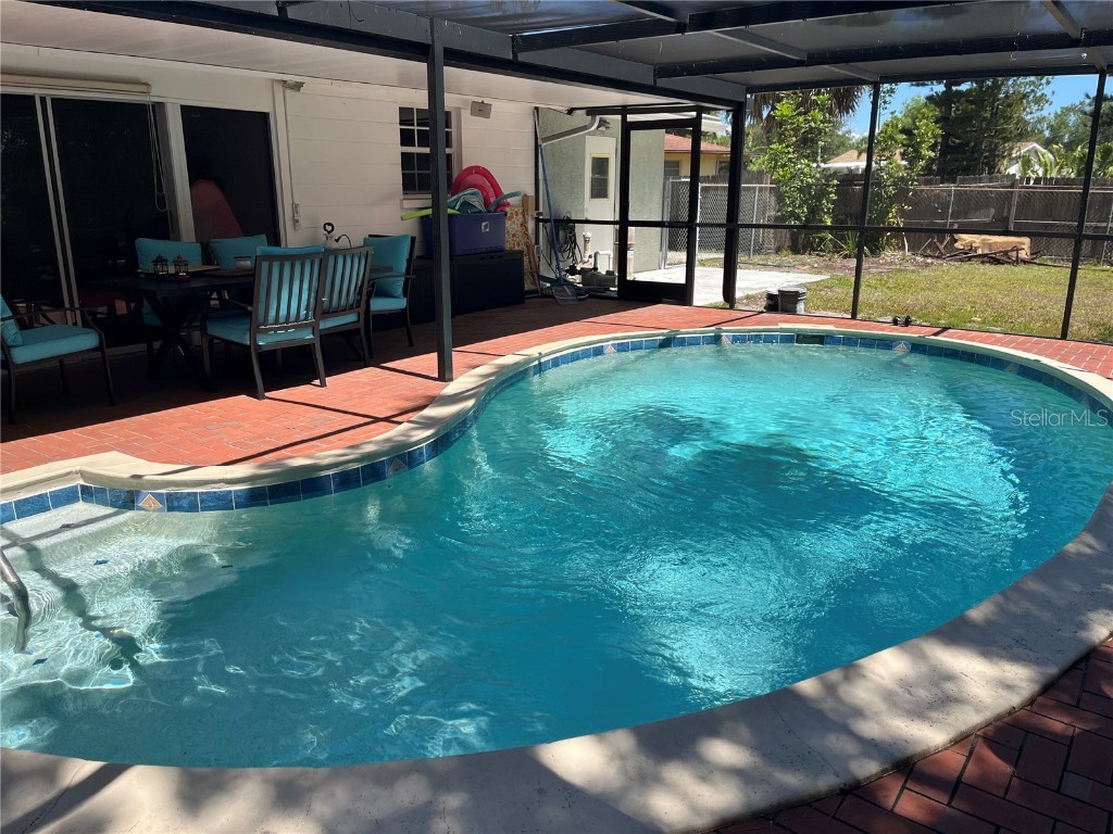 236 Davis Boulevard Sarasota FL 34237 A4652150 image3