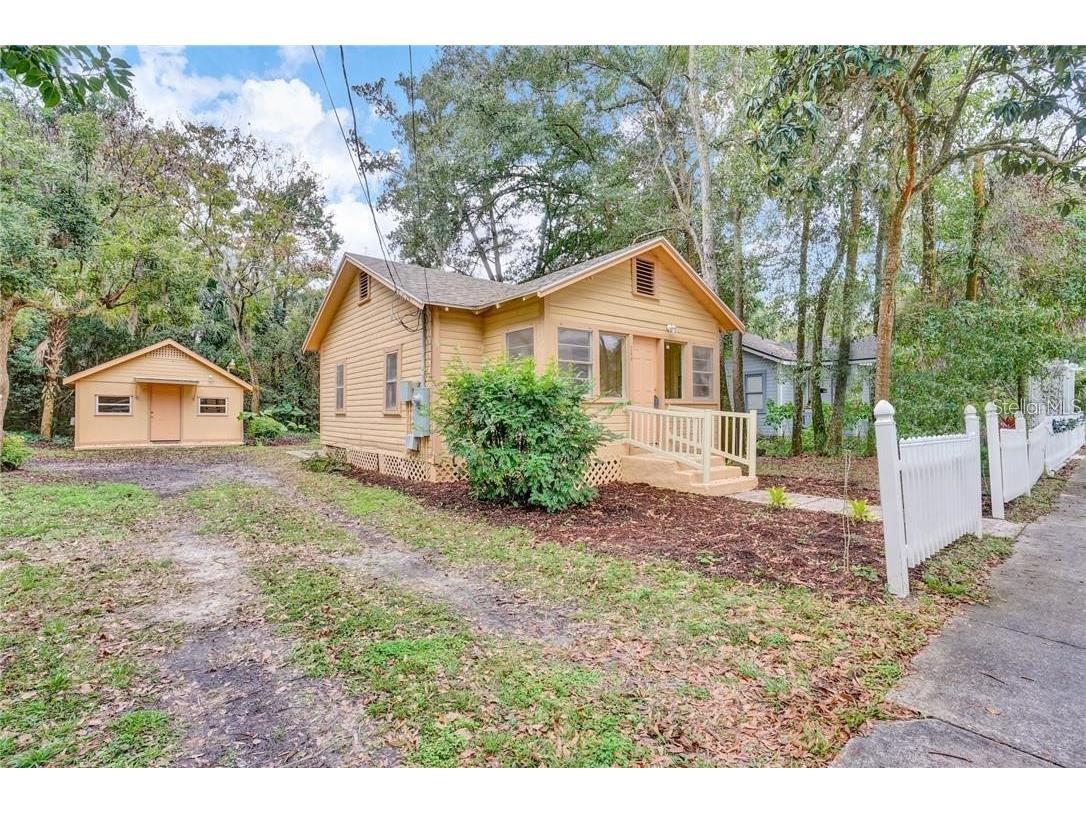 236 E Voorhis Avenue Deland FL 32724 V4941138 image1