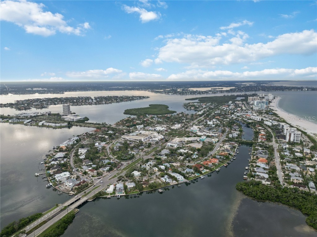 236 N Blvd Of The Presidents Sarasota FL 34236 - SARASOTA BAY GULF OF AMERICA A4663417 image13