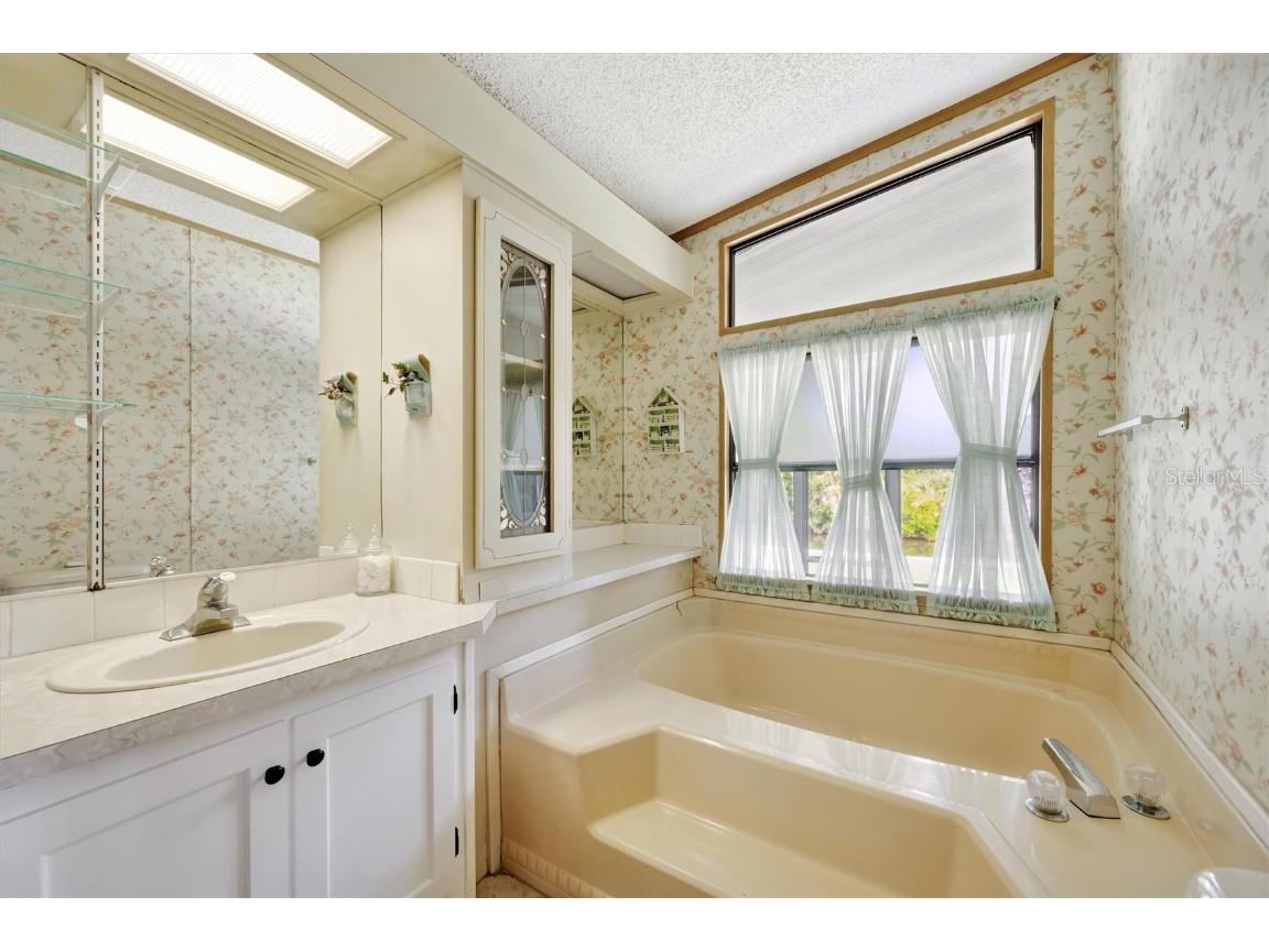 236 N Saint Thomas Circle Apollo Beach FL 33572 TB8437075 image29