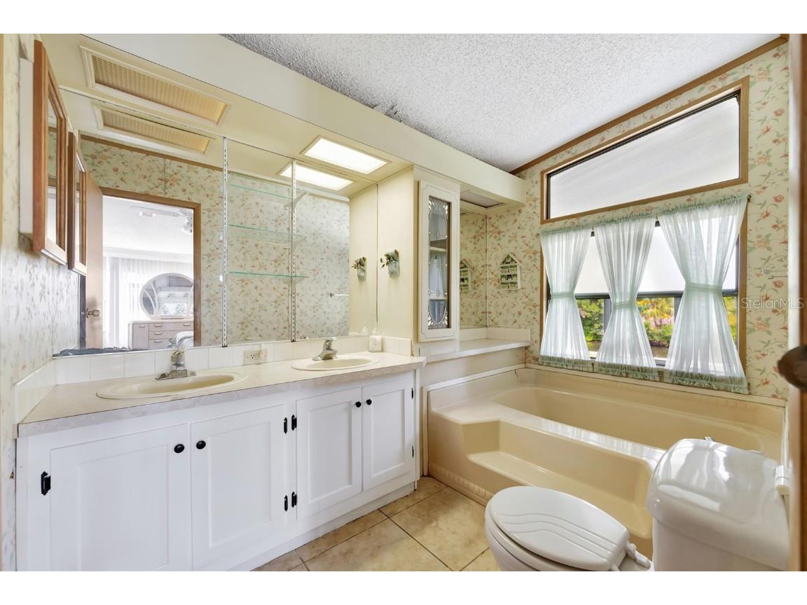 236 N Saint Thomas Circle Apollo Beach FL 33572 TB8437075 image33