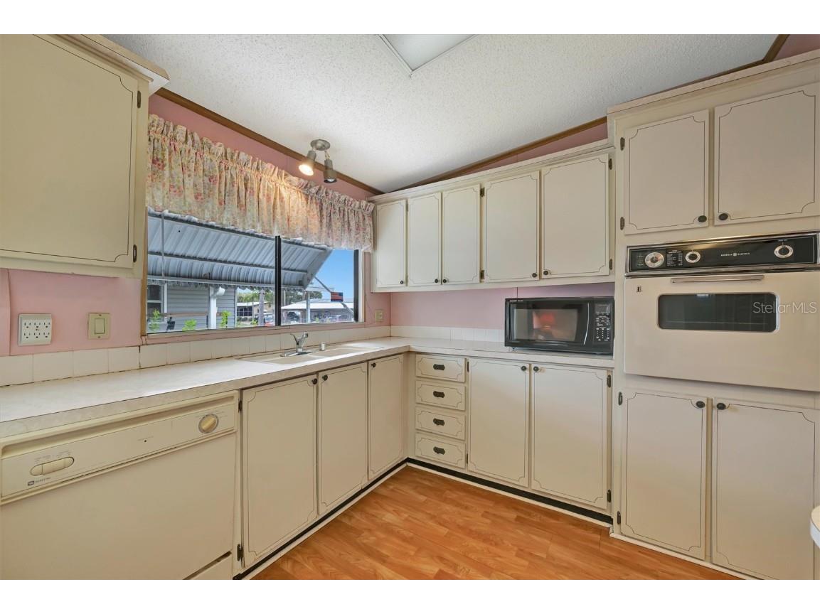 236 N Saint Thomas Circle Apollo Beach FL 33572 TB8437075 image9