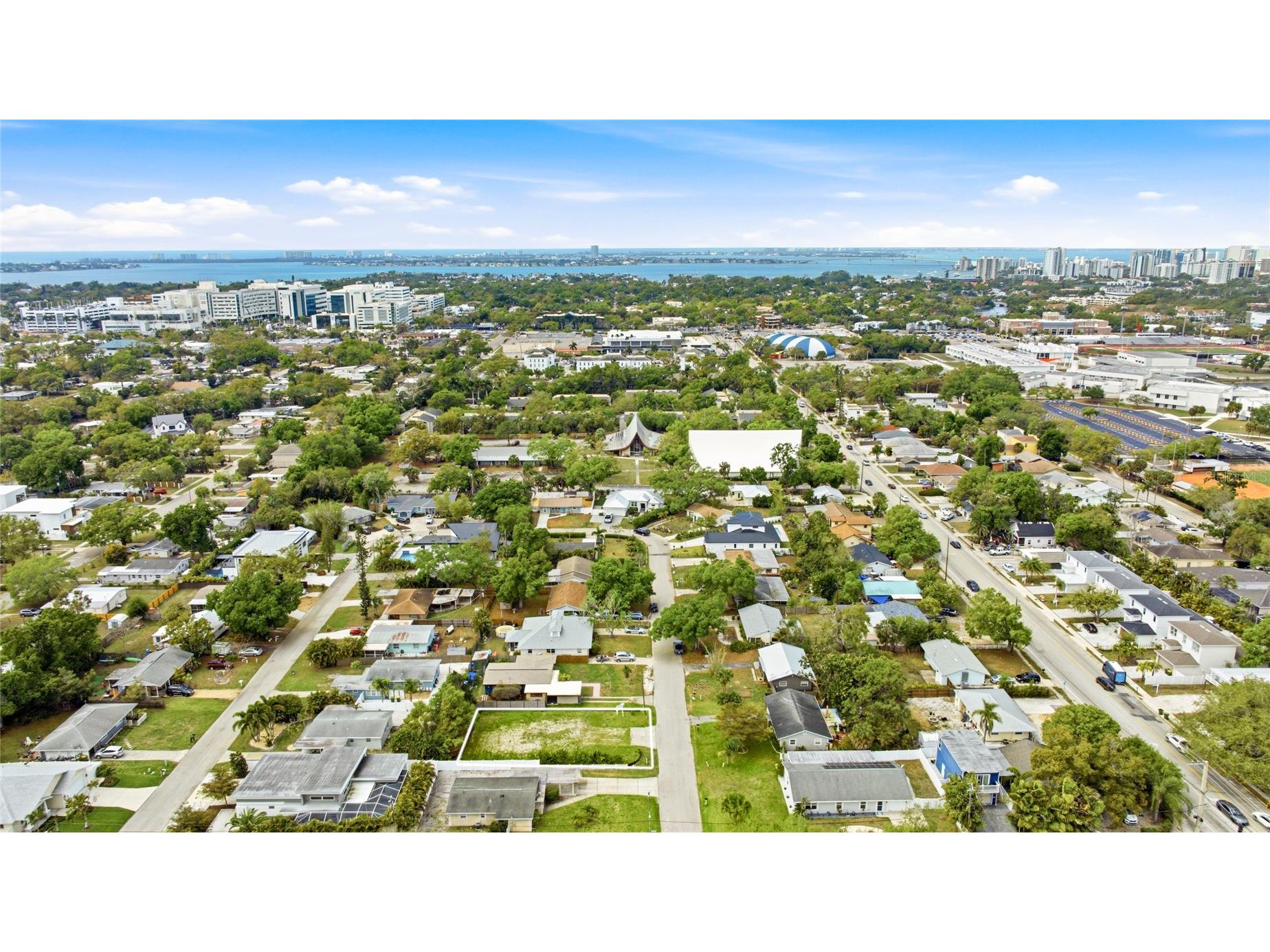 2360 Loma Linda Street Sarasota FL 34239 A4687174 image2