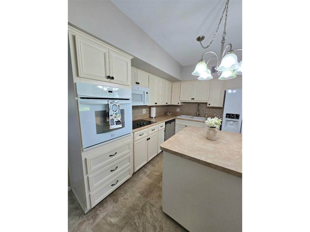 2360 World Parkway Boulevard #36 Clearwater FL 33763 TB8382270 image7