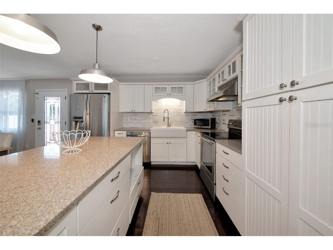 2363 Milford Circle Sarasota FL 34239 A4654562 image10