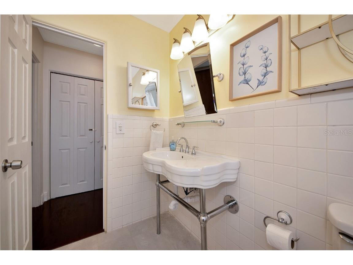 2363 Milford Circle Sarasota FL 34239 A4654562 image19