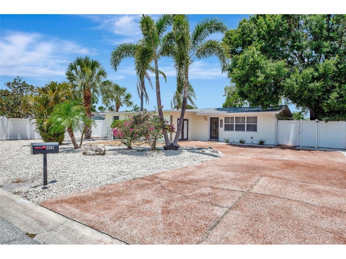 2363 Milford Circle Sarasota FL 34239 A4654562 image2