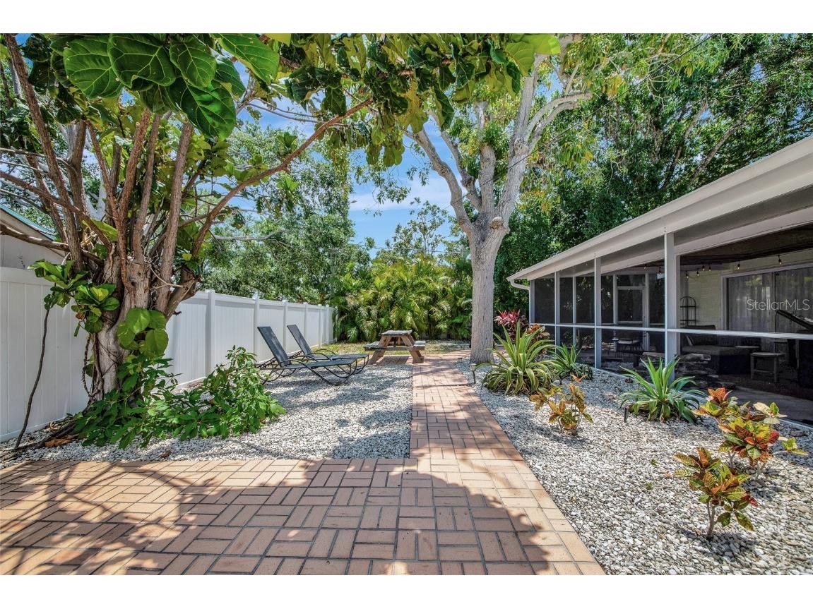 2363 Milford Circle Sarasota FL 34239 A4654562 image32