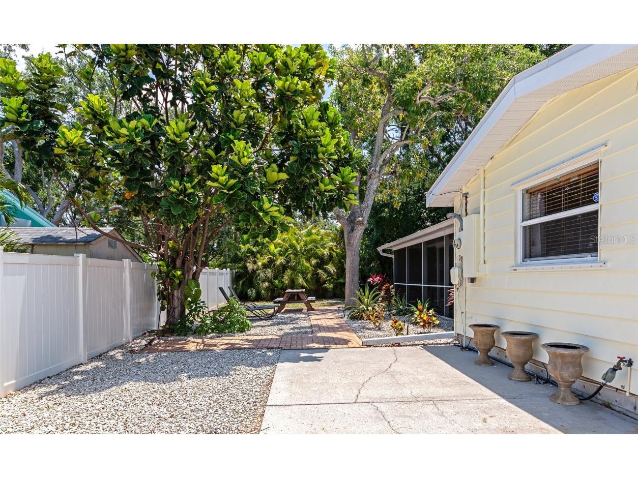 2363 Milford Circle Sarasota FL 34239 A4654562 image40