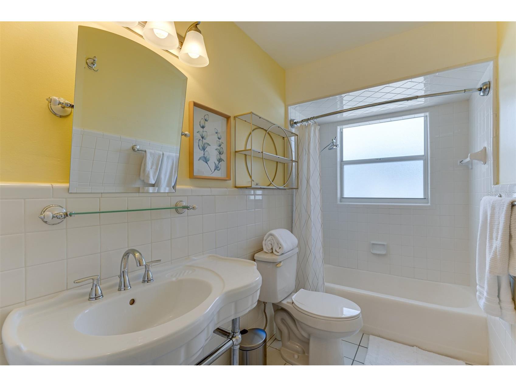 2363 Milford Circle Sarasota FL 34239 A4688288 image12