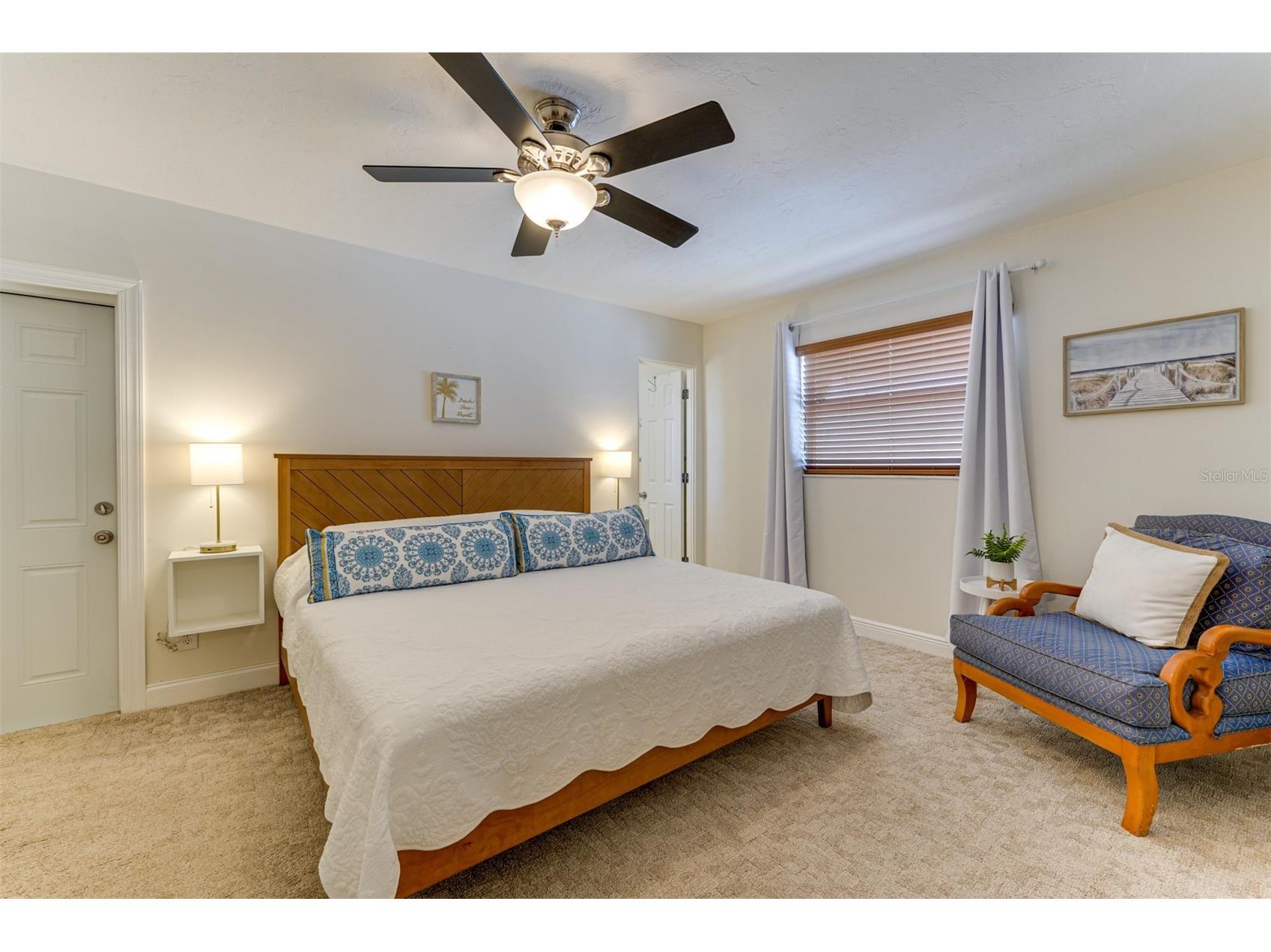 2363 Milford Circle Sarasota FL 34239 A4688288 image13