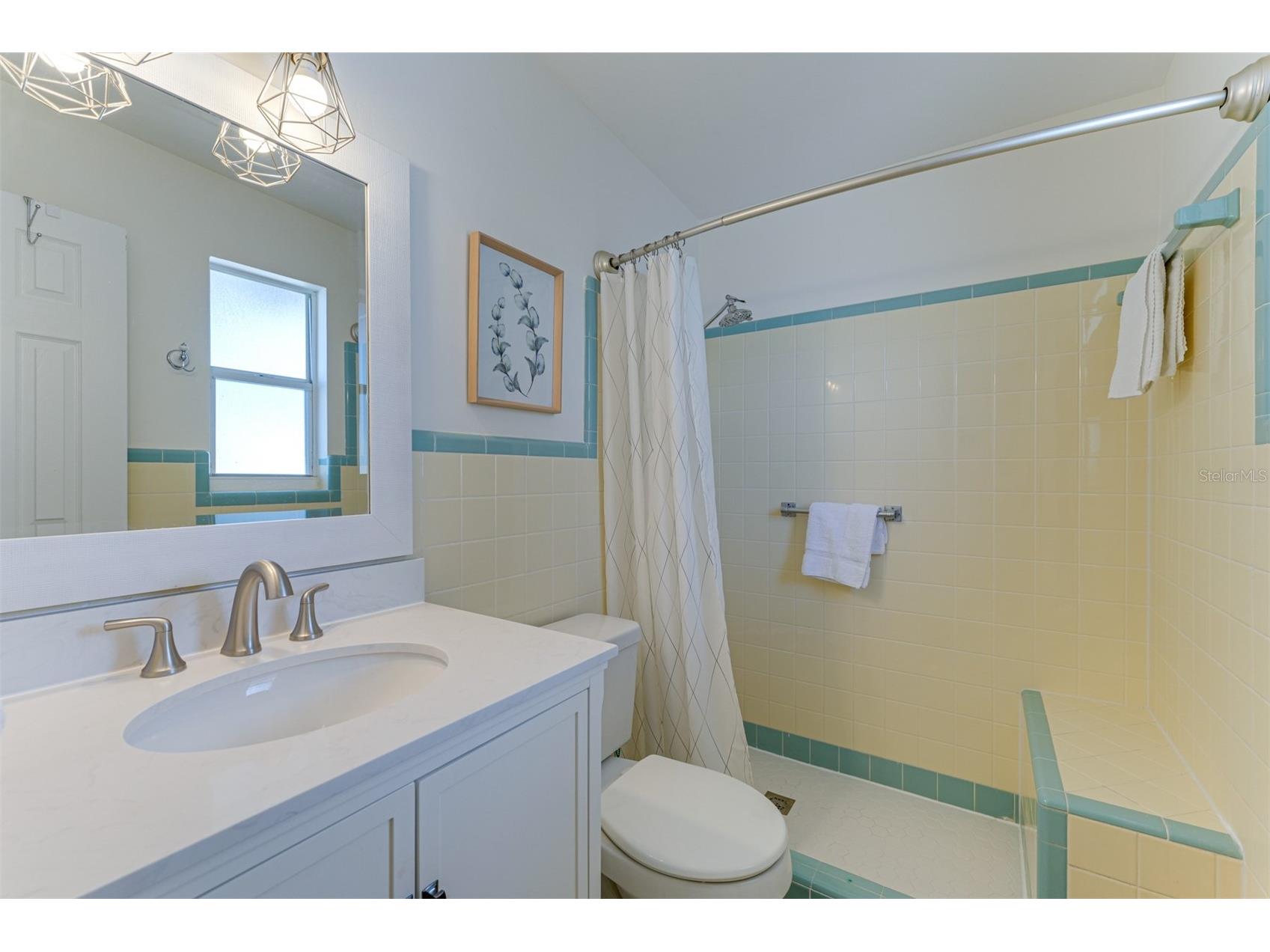 2363 Milford Circle Sarasota FL 34239 A4688288 image15