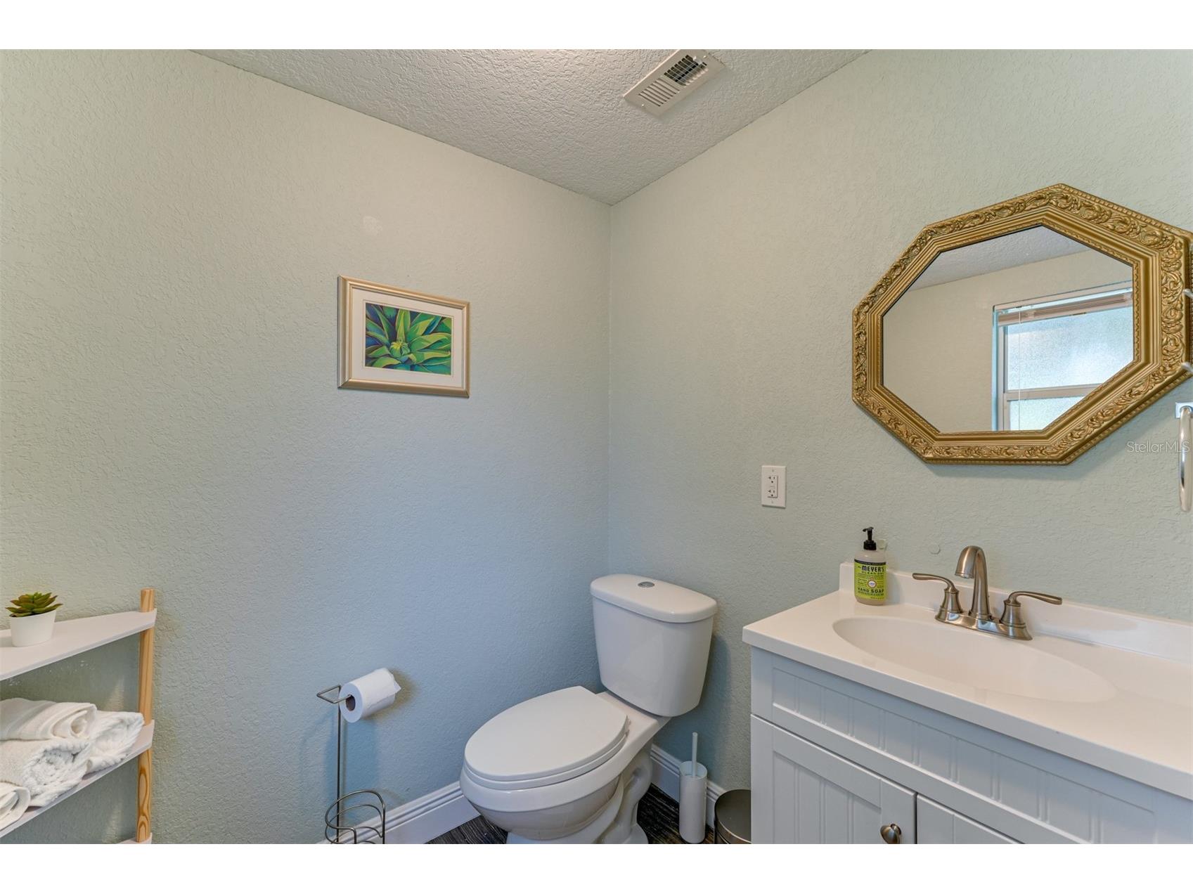2363 Milford Circle Sarasota FL 34239 A4688288 image19