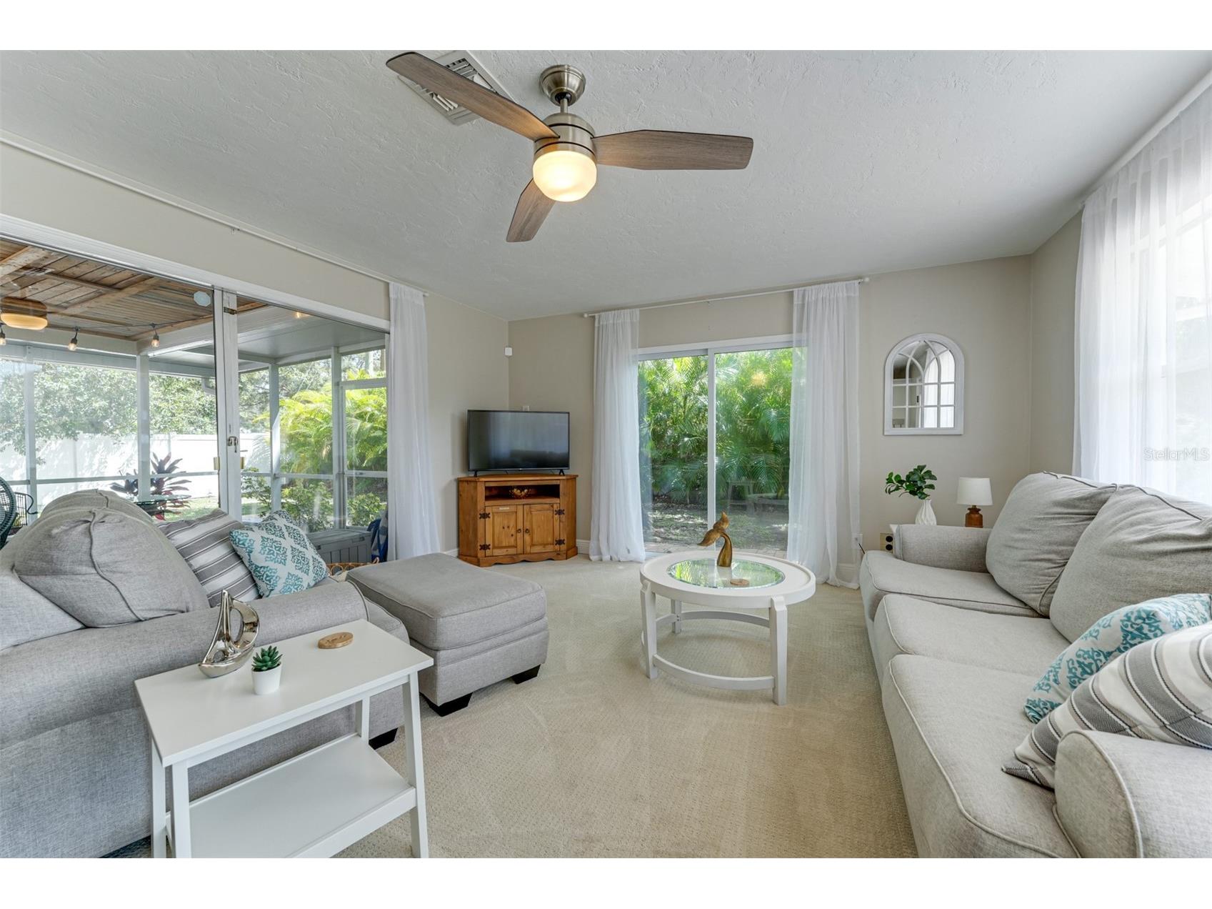 2363 Milford Circle Sarasota FL 34239 A4688288 image2