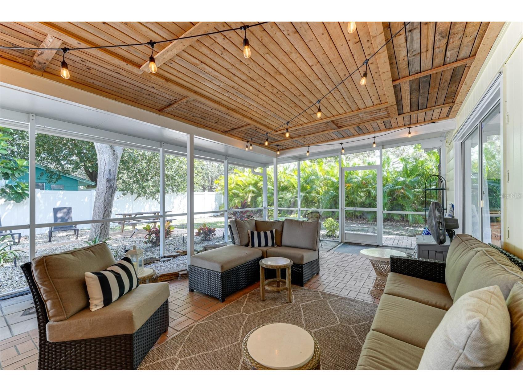 2363 Milford Circle Sarasota FL 34239 A4688288 image20