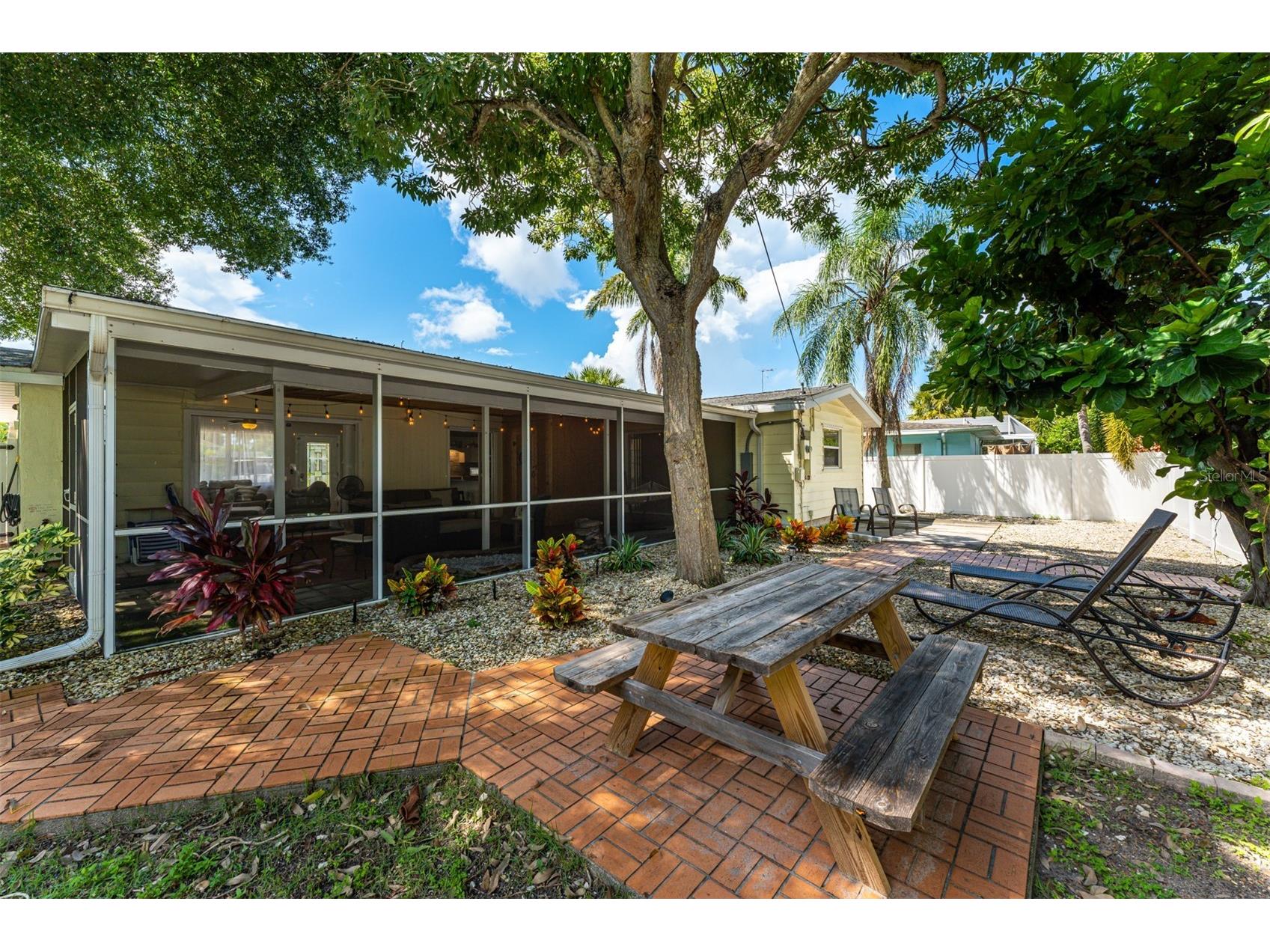 2363 Milford Circle Sarasota FL 34239 A4688288 image27