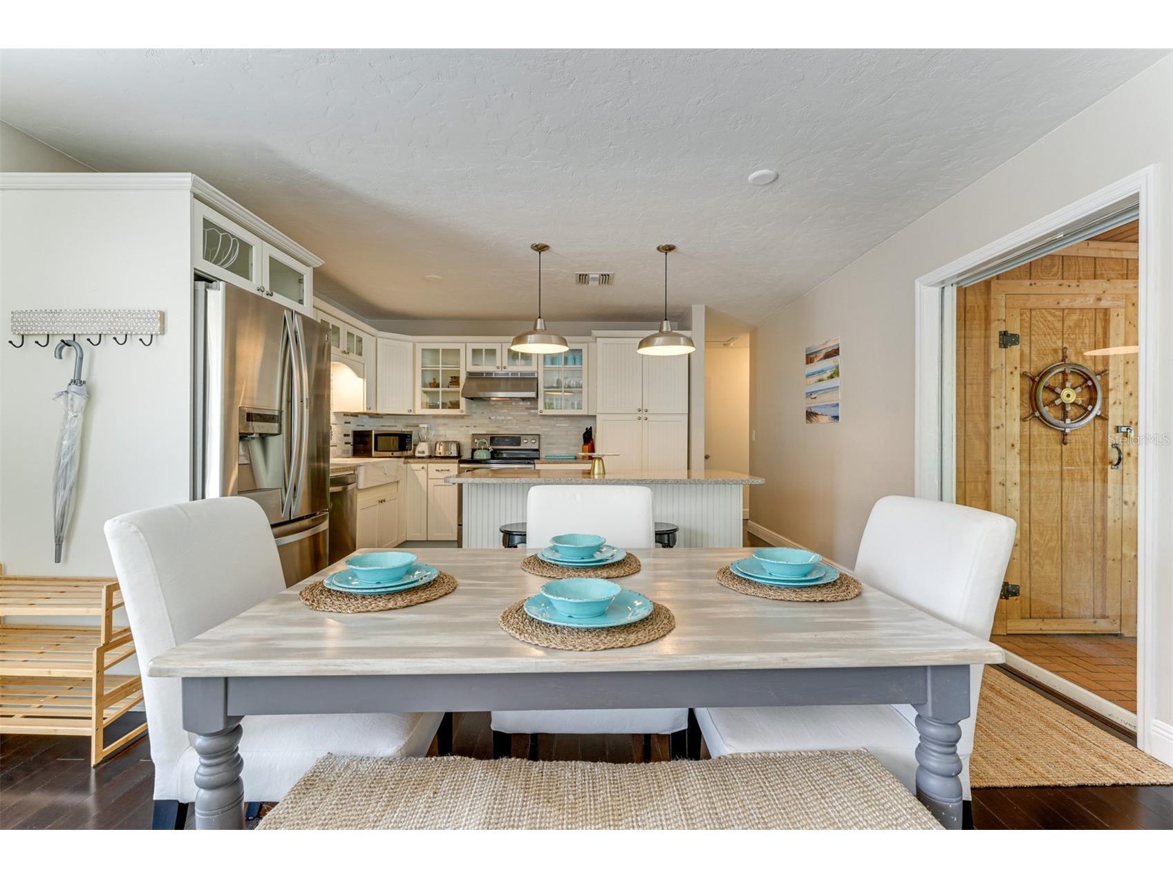 2363 Milford Circle Sarasota FL 34239 A4688288 image4