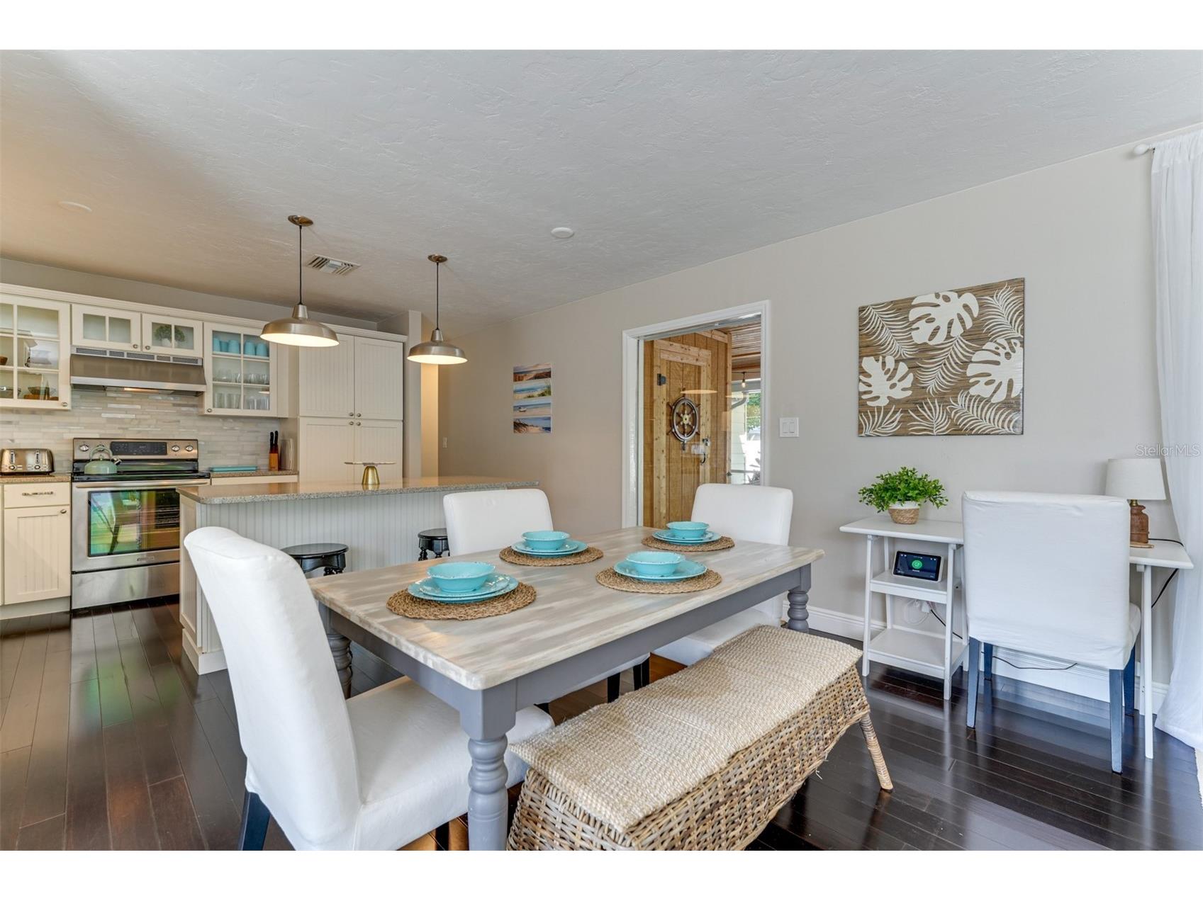 2363 Milford Circle Sarasota FL 34239 A4688288 image5