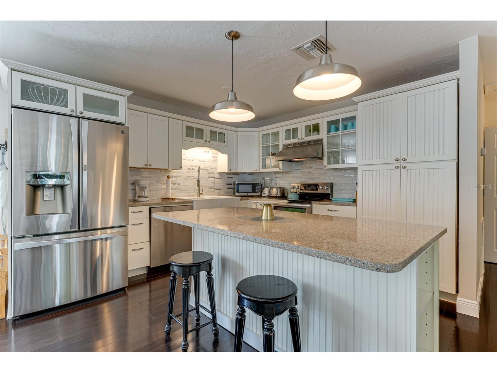 2363 Milford Circle Sarasota FL 34239 A4688288 image6