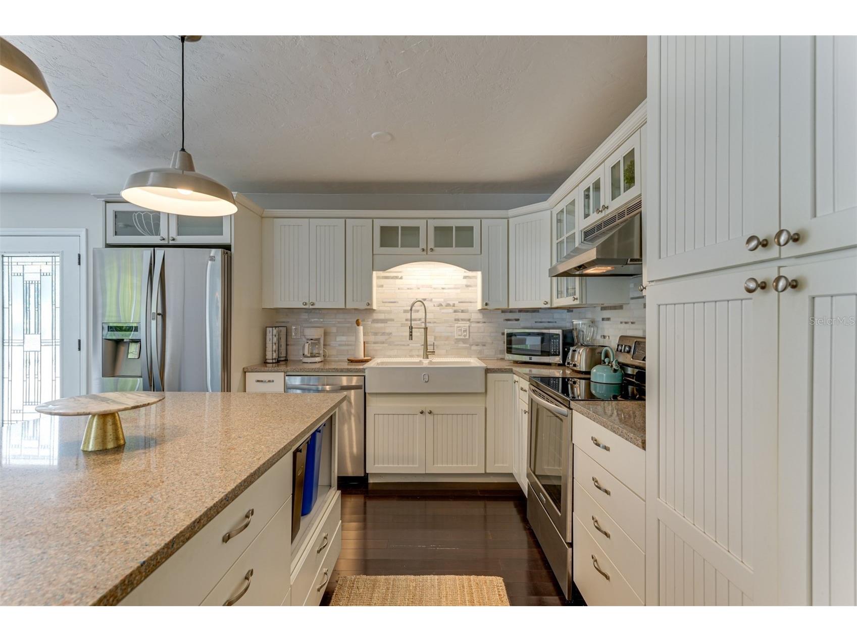 2363 Milford Circle Sarasota FL 34239 A4688288 image7
