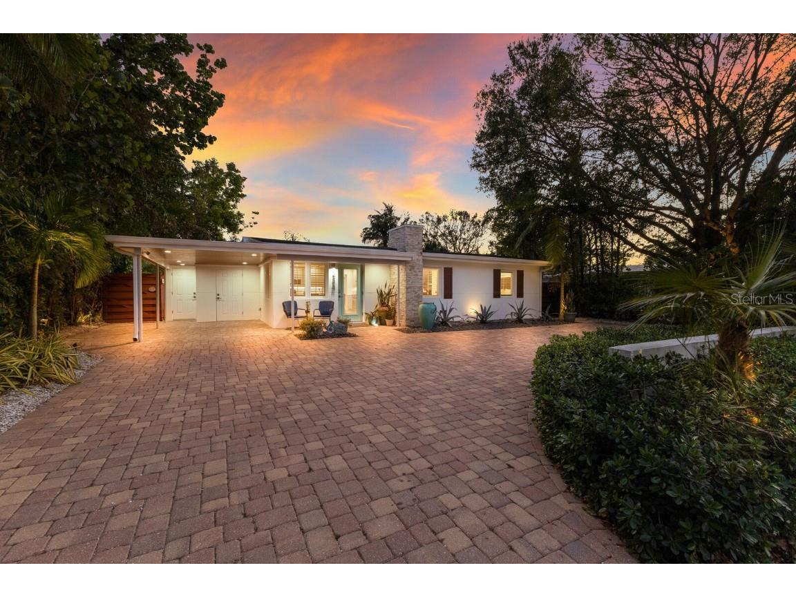 2364 Floyd Street Sarasota FL 34239 A4628690 image1