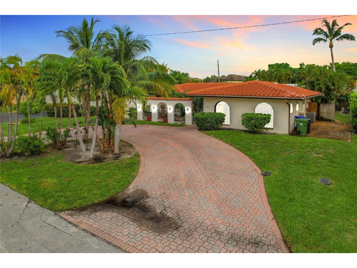2364 NE 8th Street Fort Lauderdale FL 33304 L4937692 image1