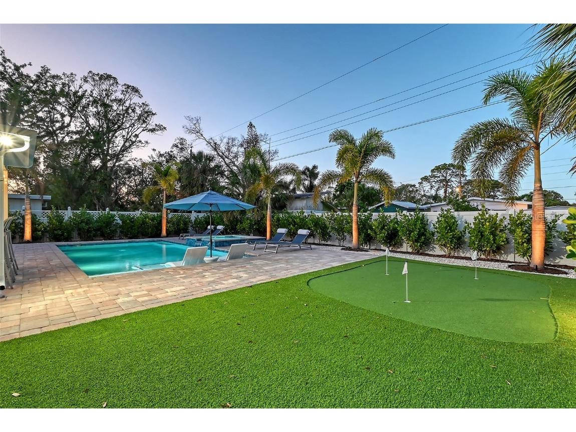 2365 Bay Street Sarasota FL 34237 A4631876 image10