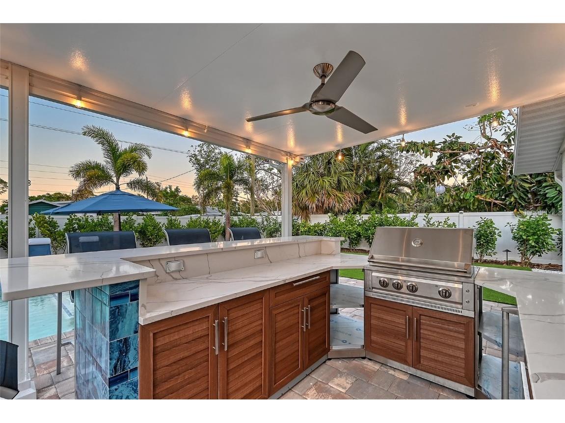 2365 Bay Street Sarasota FL 34237 A4631876 image11