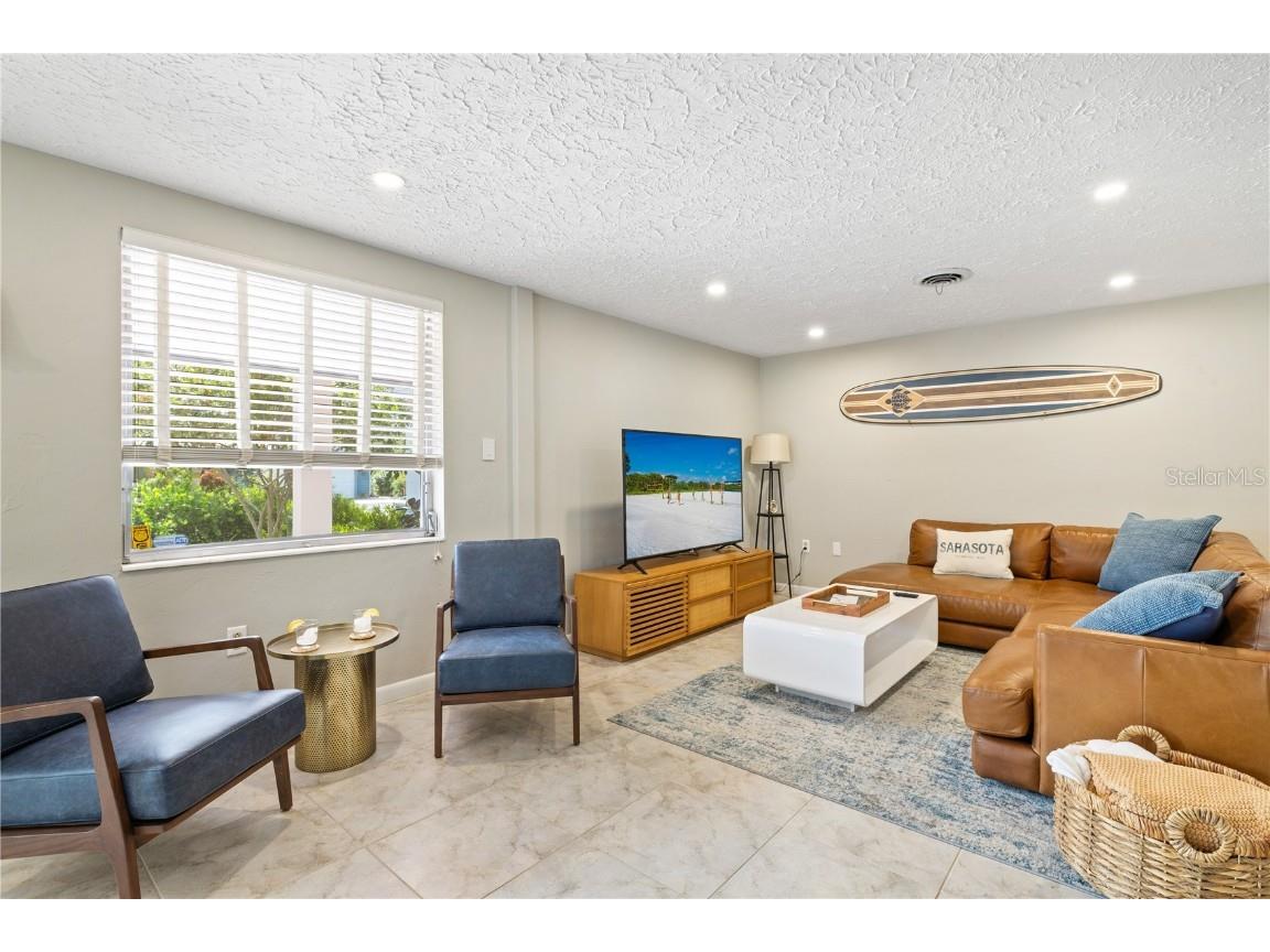 2365 Bay Street Sarasota FL 34237 A4631876 image14