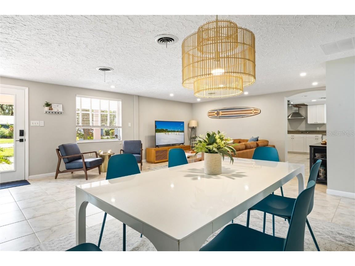 2365 Bay Street Sarasota FL 34237 A4631876 image18