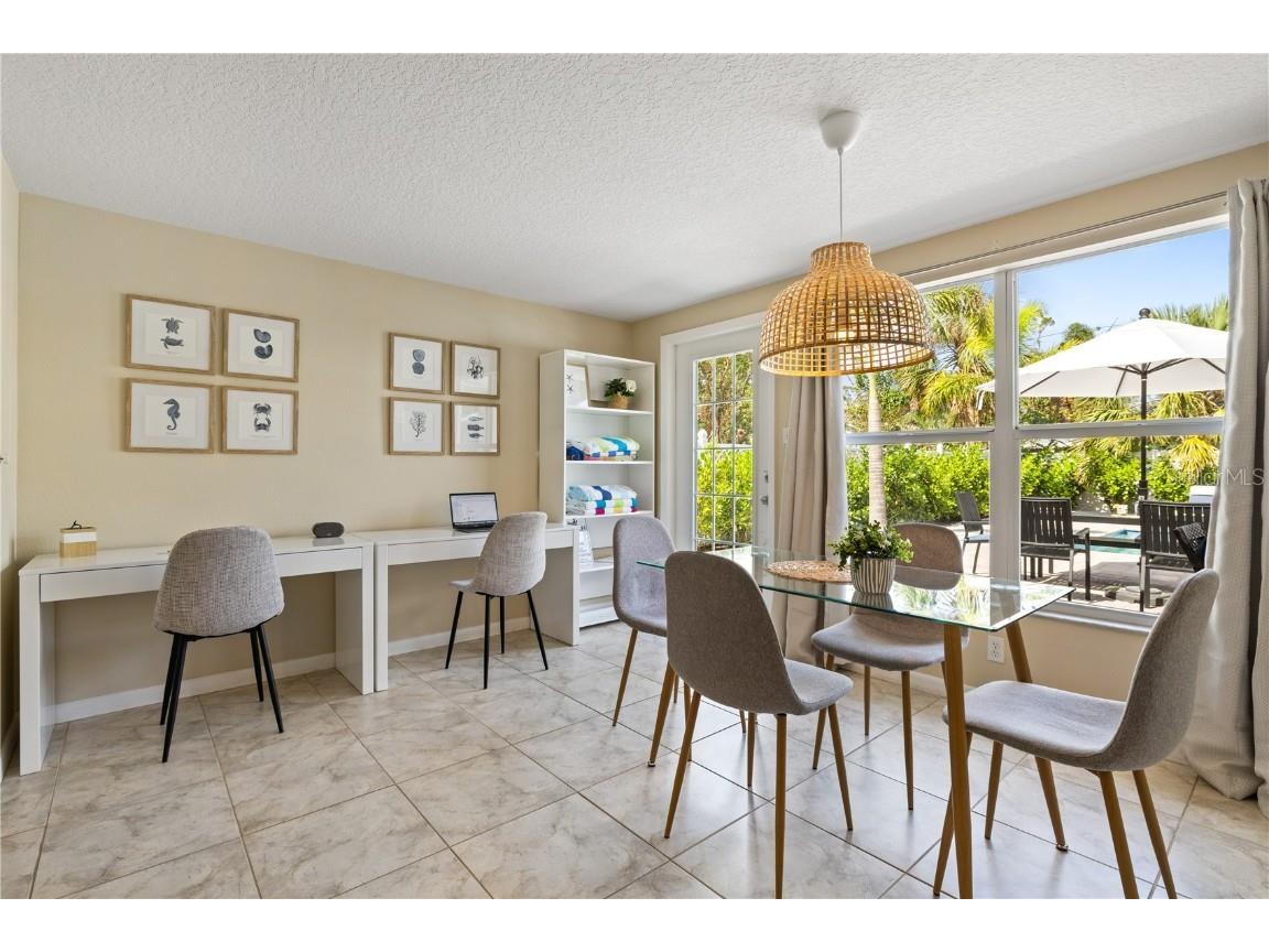 2365 Bay Street Sarasota FL 34237 A4631876 image23