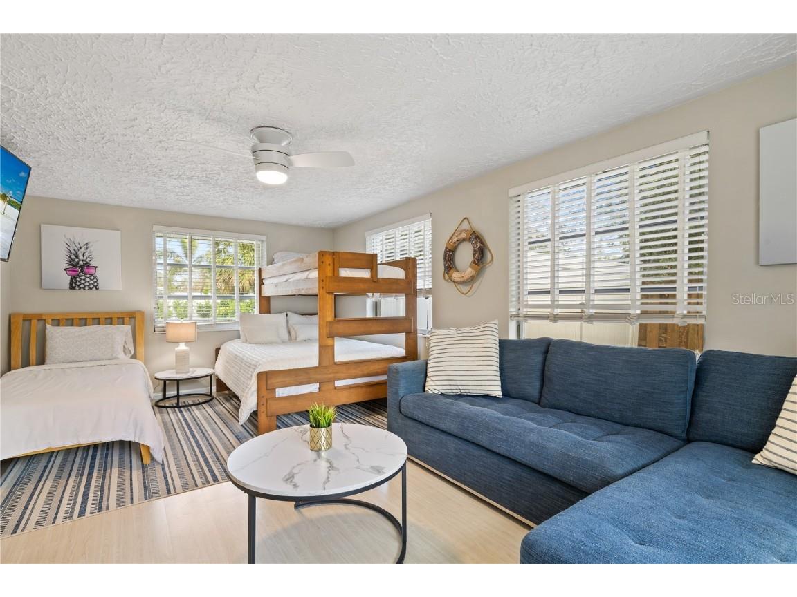 2365 Bay Street Sarasota FL 34237 A4631876 image25