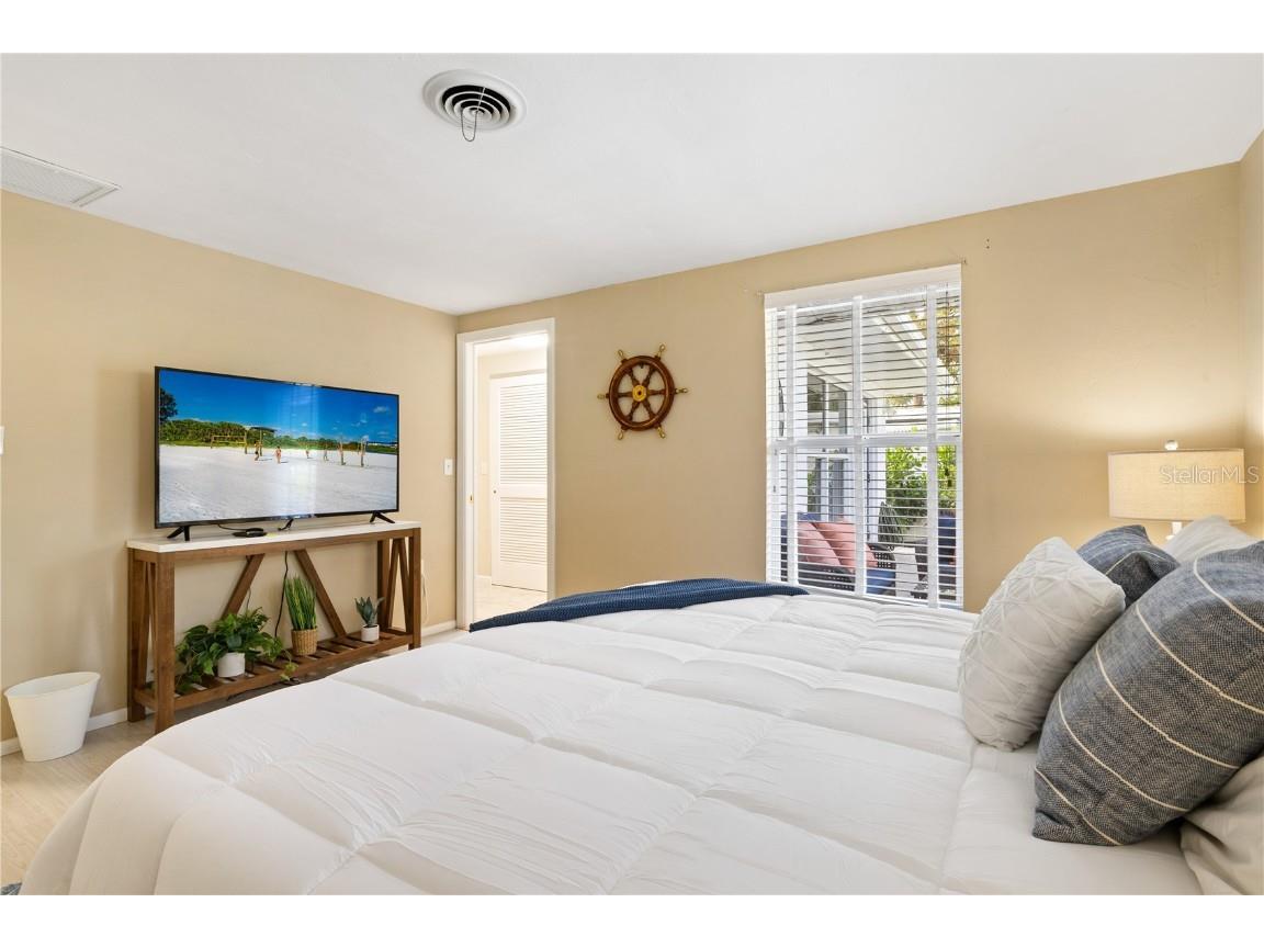 2365 Bay Street Sarasota FL 34237 A4631876 image33