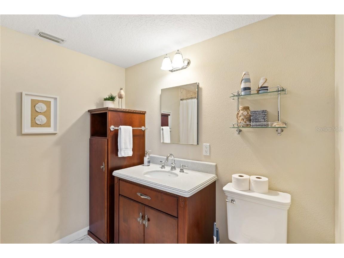 2365 Bay Street Sarasota FL 34237 A4631876 image34