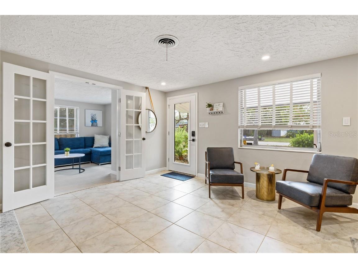 2365 Bay Street Sarasota FL 34237 A4631876 image4