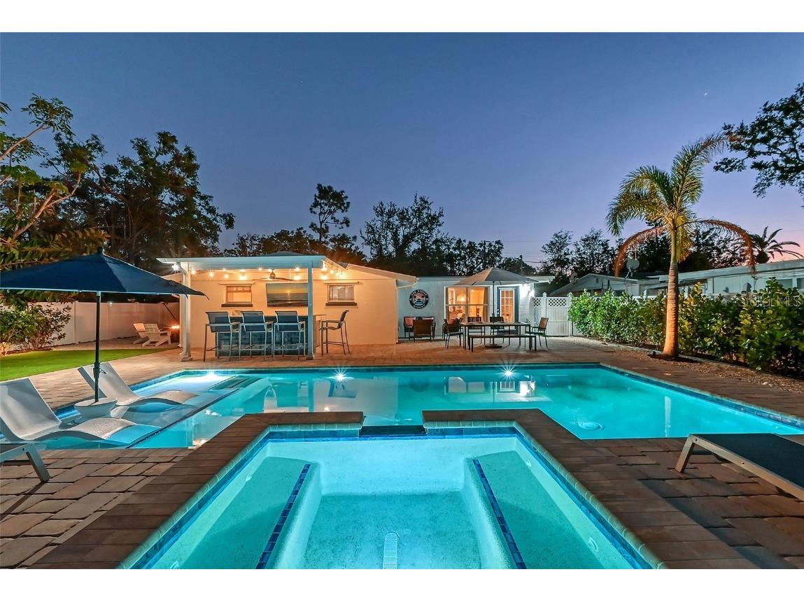 2365 Bay Street Sarasota FL 34237 A4631876 image45