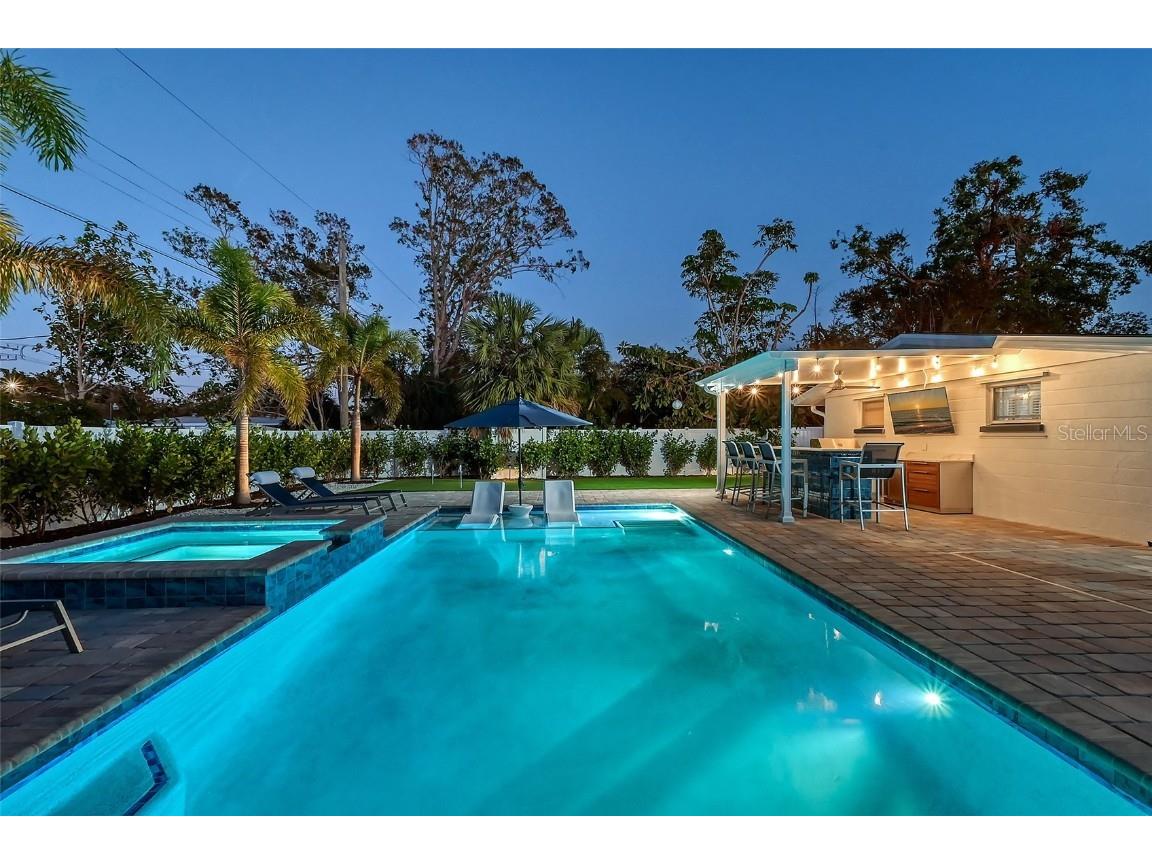 2365 Bay Street Sarasota FL 34237 A4631876 image47