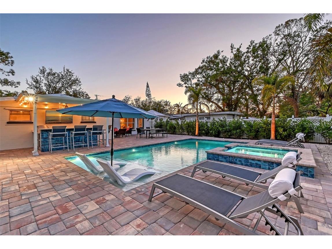 2365 Bay Street Sarasota FL 34237 A4631876 image49