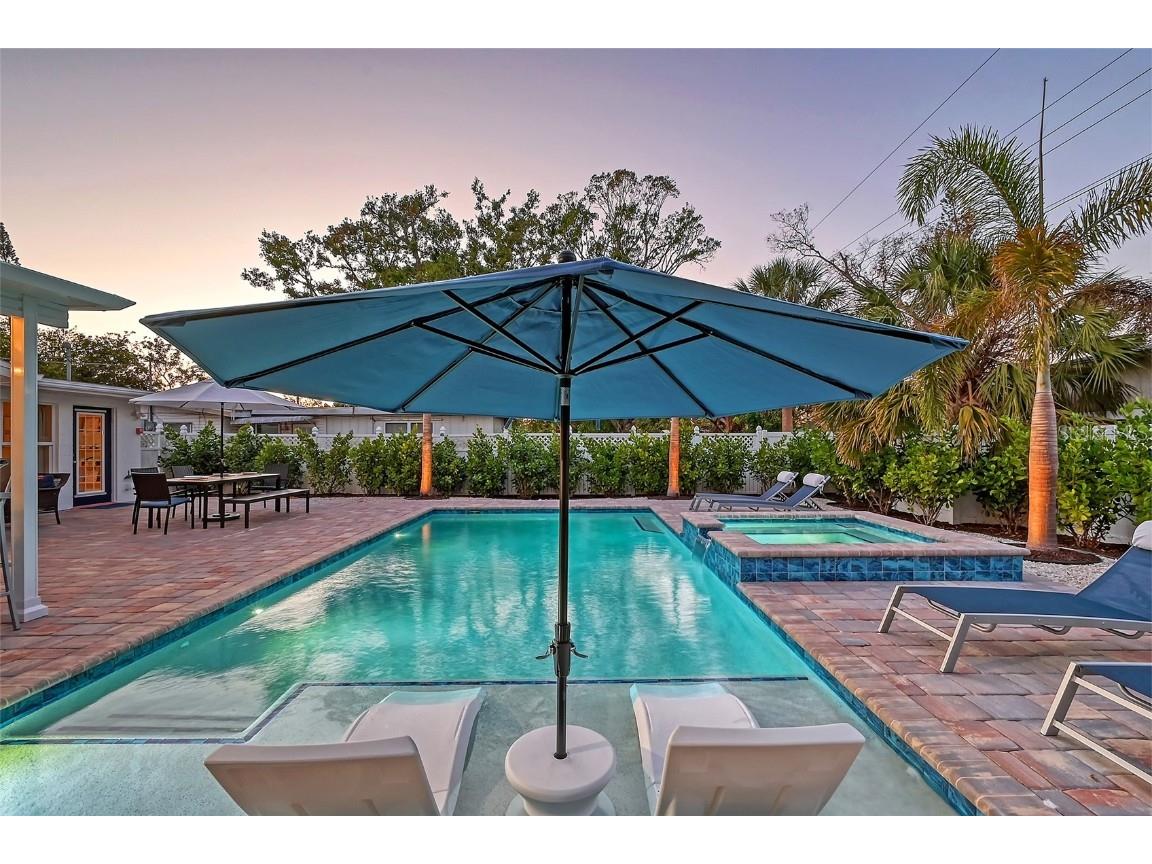 2365 Bay Street Sarasota FL 34237 A4631876 image50