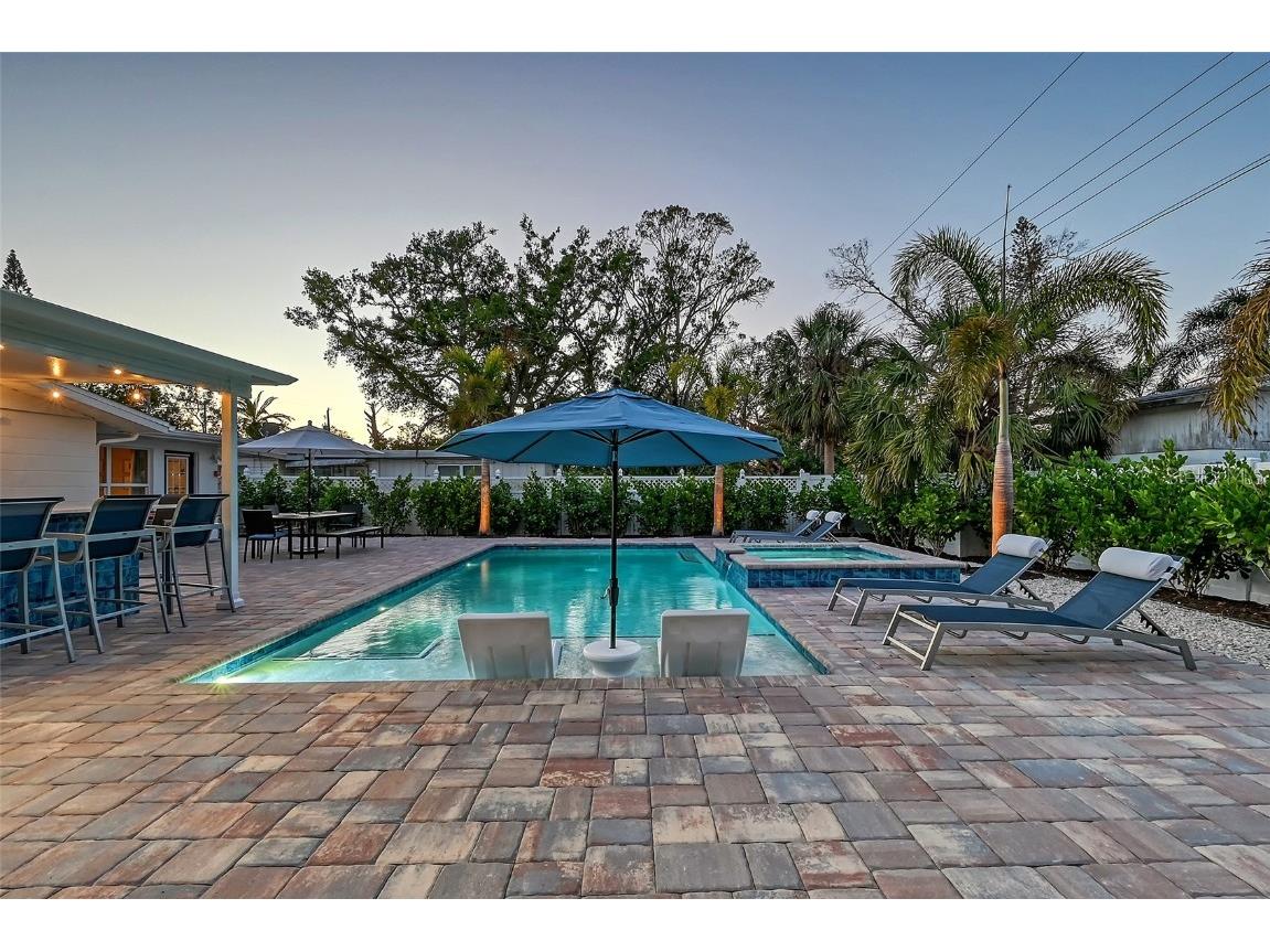 2365 Bay Street Sarasota FL 34237 A4631876 image51